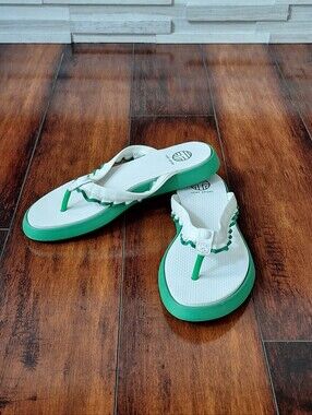 Tory Sport Ruffle Thong Sandals Green White Flip Flops Women’s Size 7